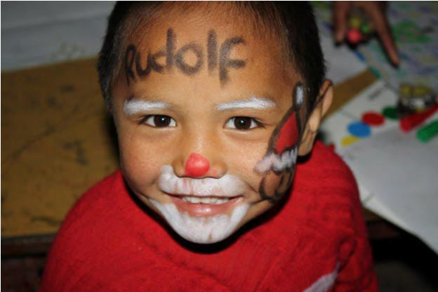 Hundreds Give the Gift of Service Volunteering Abroad Hundreds Give the Gift of Service Volunteering Abroad