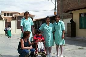 Medical School Electives A volunteer with local doctors on the Bolivia Medical School Elective.